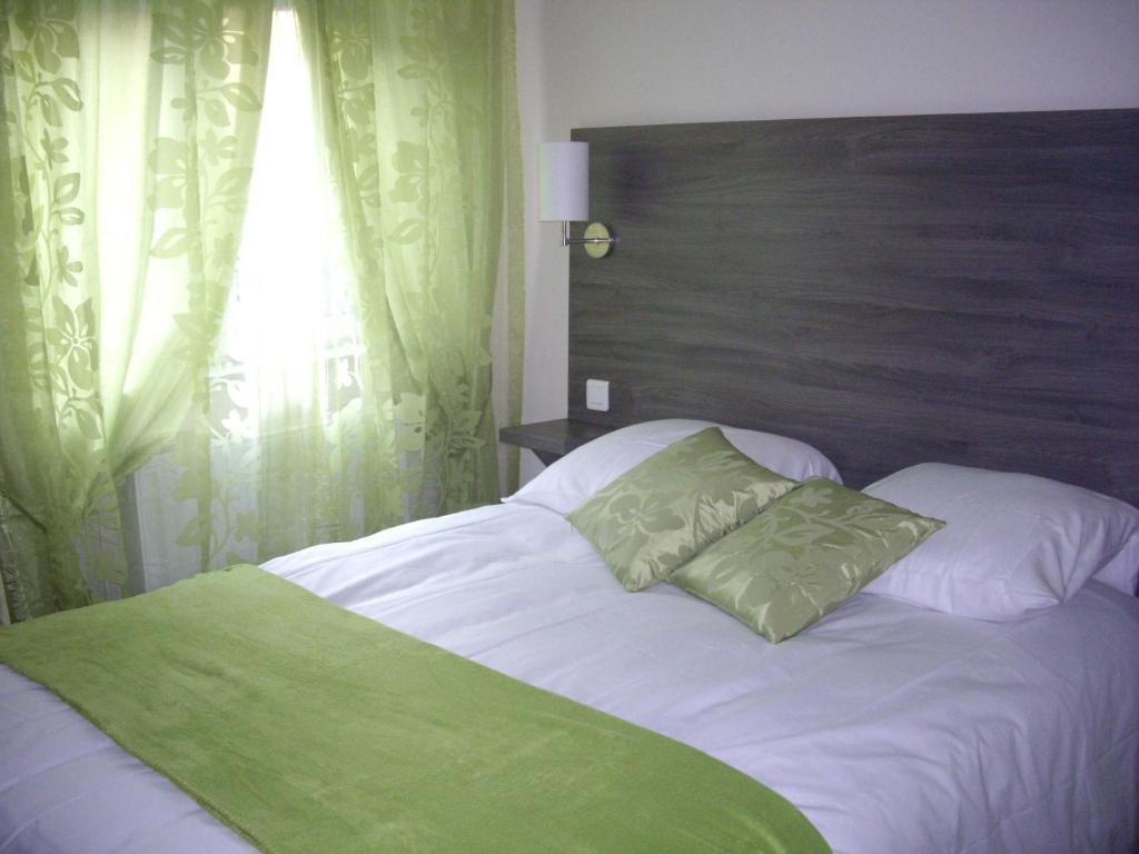Logis-Hotel & Restaurant Le Carnot Bolbec Rum bild